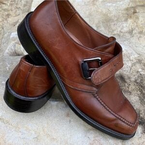 Cole Haan EUC mens brown city dress shoe with buckle size 9.5 D ⭐️workmanship